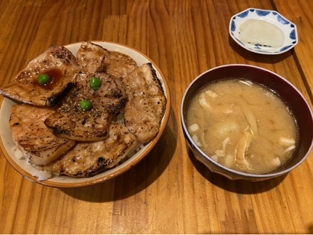 豚丼おすすめです!
